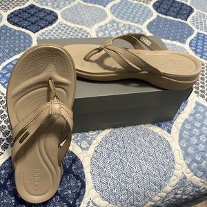 CROCS Sandals Size 10